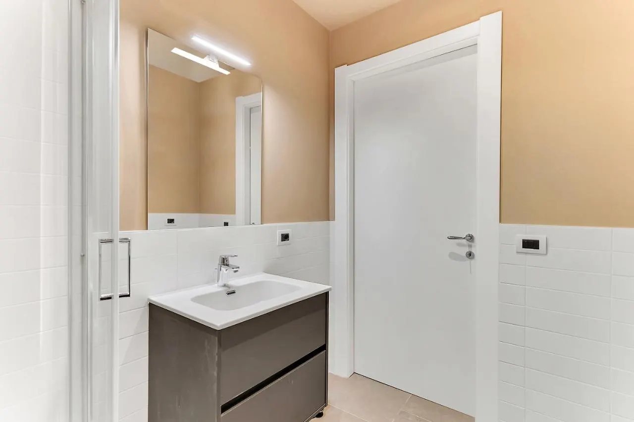 شقة Alessia'S Flat- Naviglio Grande بوكيناسكو 0*,  إيطاليا